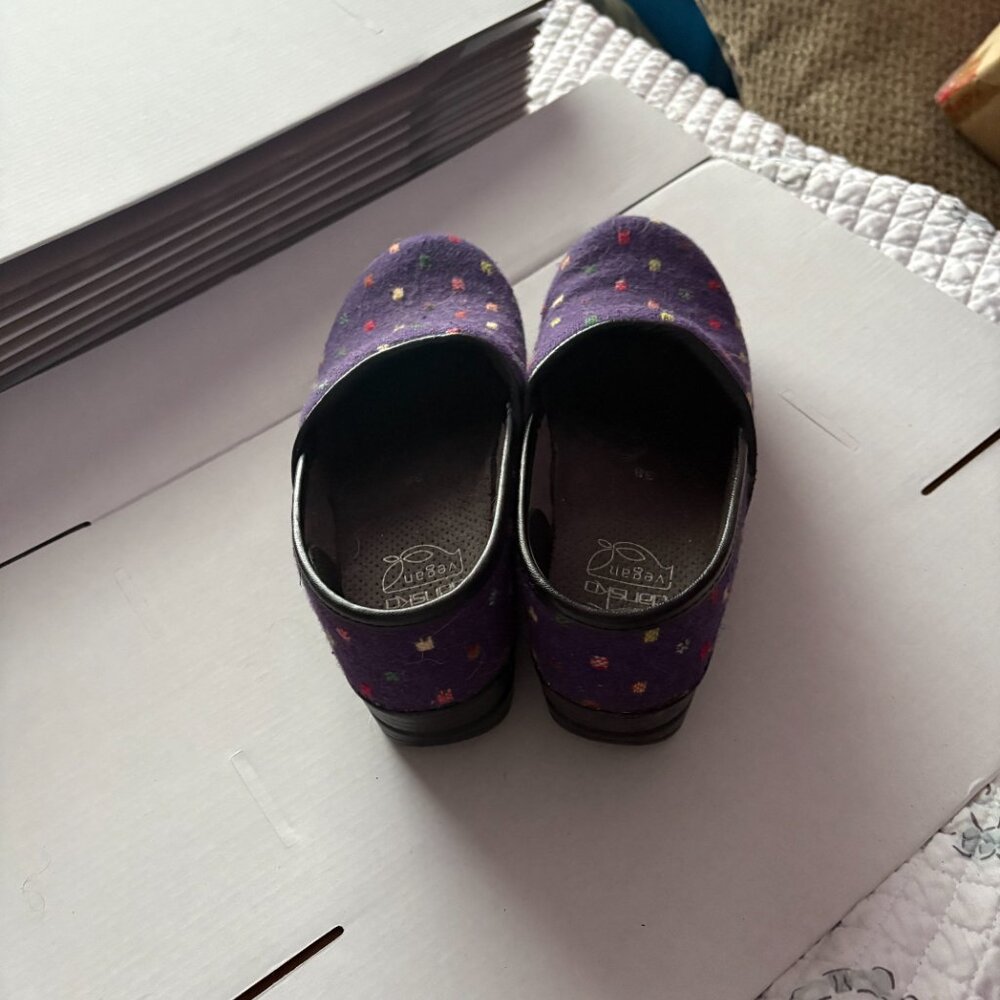Dansko Vegan Fabric Clogs – Women’s Size 8 (EU 38) – Purple Polka Dot Comfort Sh - Picture 4 of 7